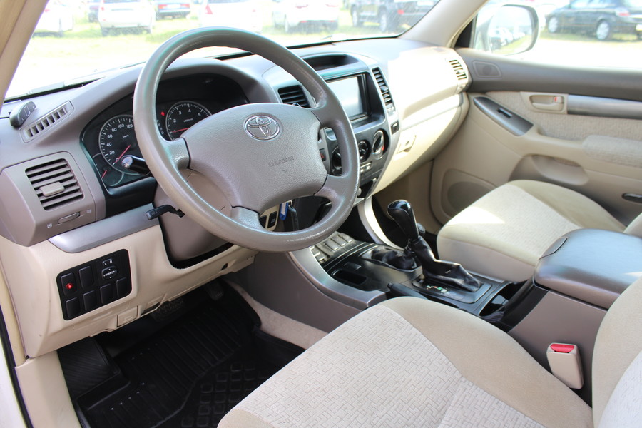 Toyota Land Cruiser 120