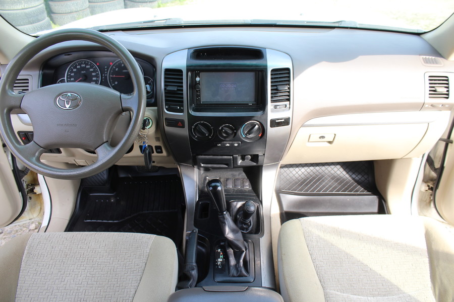 Toyota Land Cruiser 120